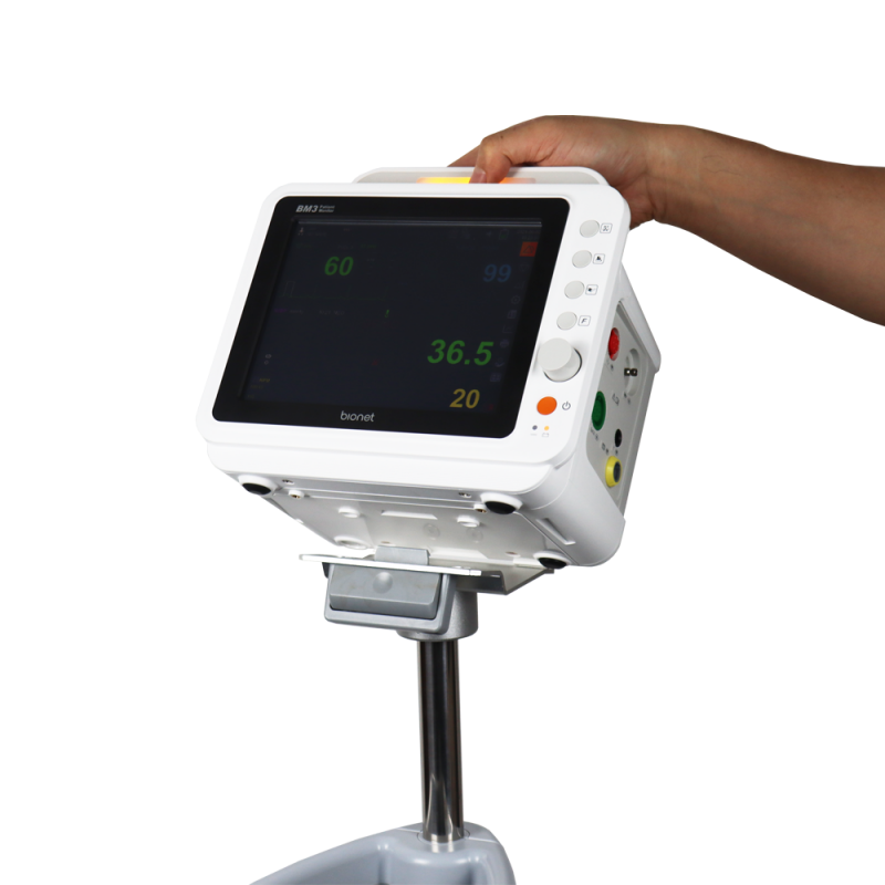 BM3VET Elite veterinary patient monitor mounted on a pole stand with large-font display of HR, SpO2, temperature and respiration for animal bedside monitoring